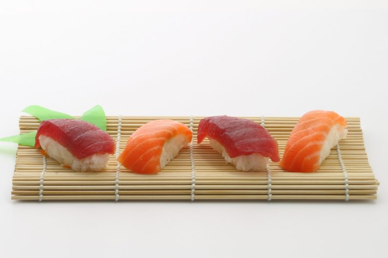 sushi-354629_1920